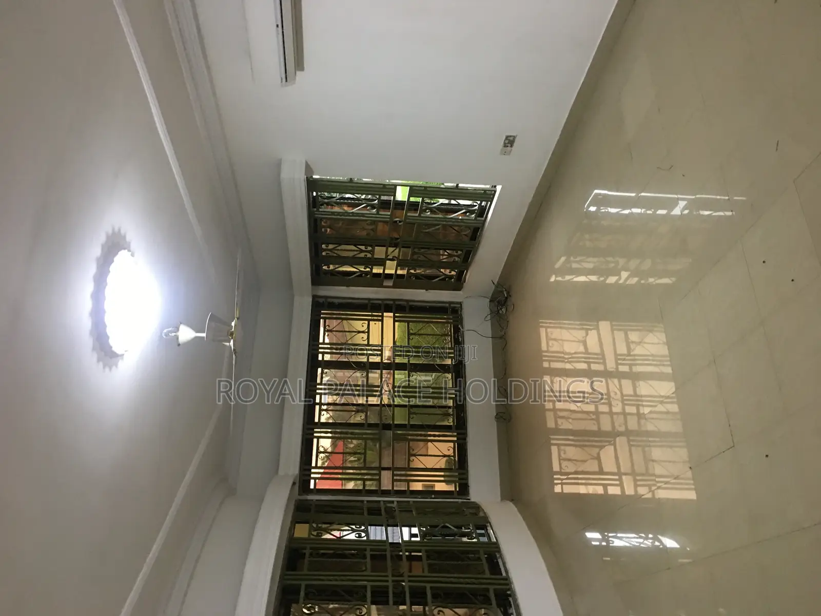 8bdrm Duplex in Close To American, East Legon for rent