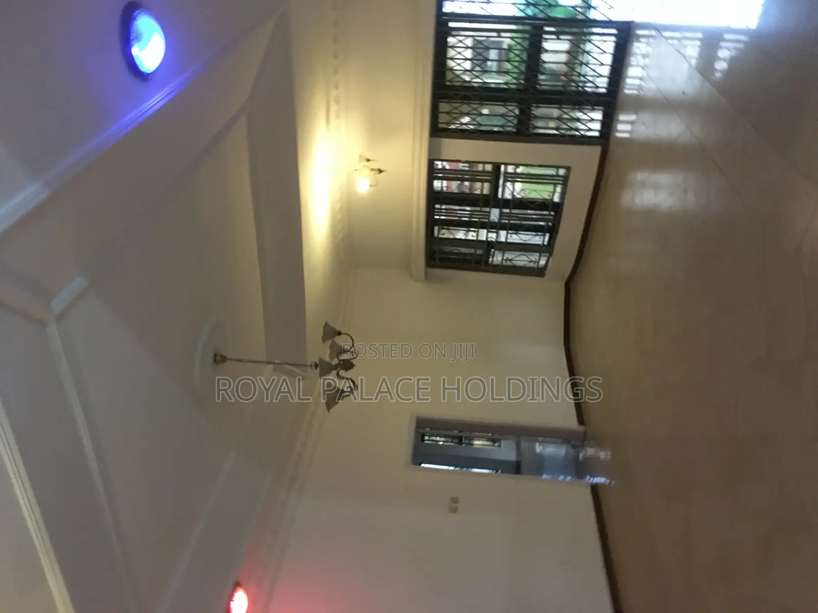 8bdrm Duplex in Close To American, East Legon for rent