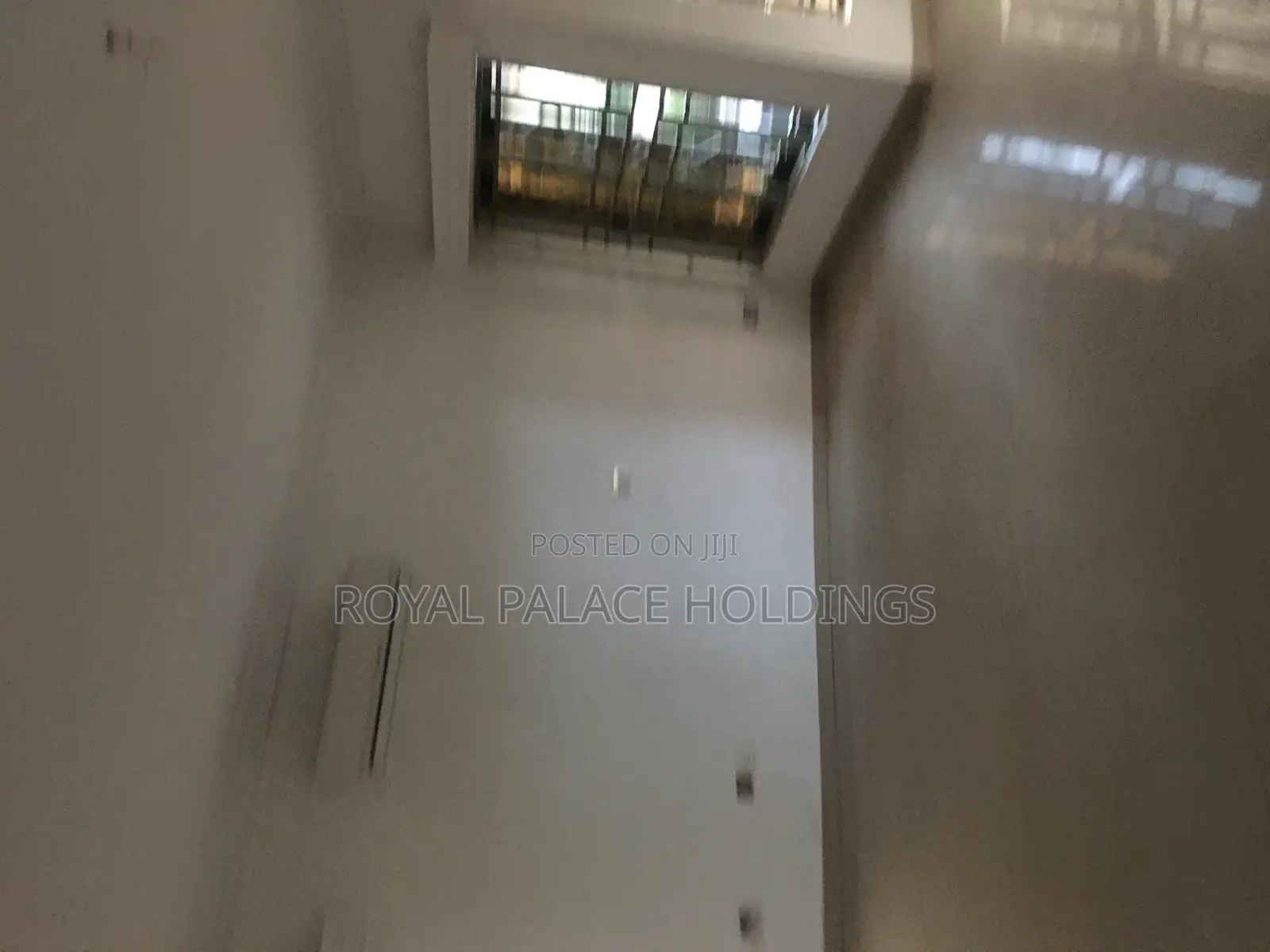 8bdrm Duplex in Close To American, East Legon for rent