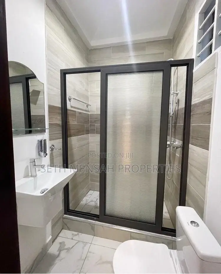 4bdrm House in Ashaley Botwe for sale