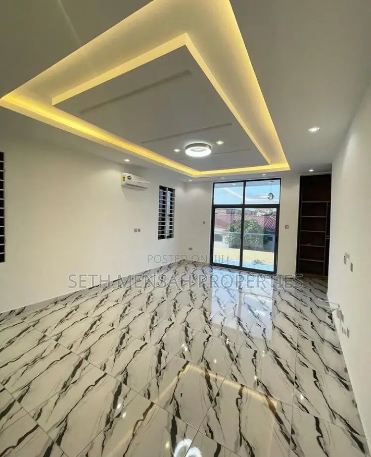 4bdrm House in Ashaley Botwe for sale