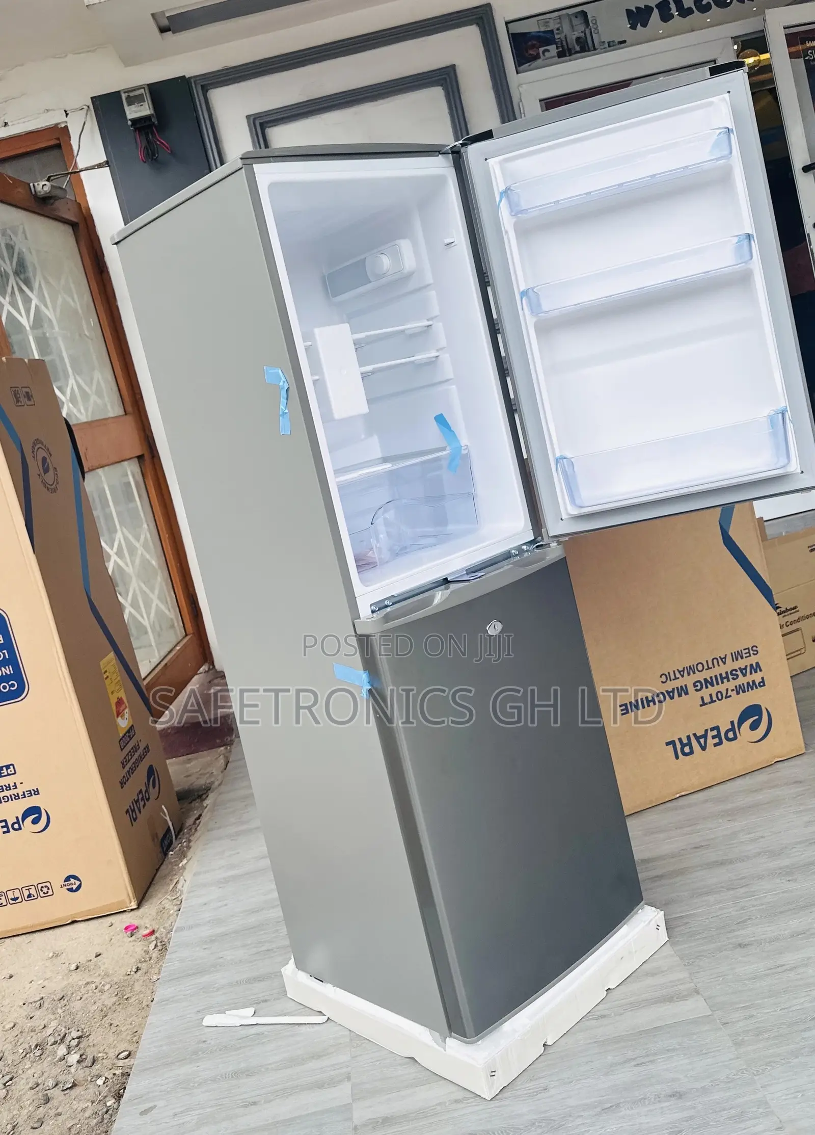 Pearl Lockable Doubledoor Pf-200b Bottomfreezer 140 Liters