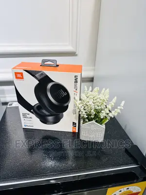 Hot  Deal on Headphones  JBL 660
