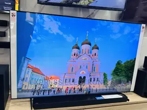 Realistic Contrast UHD Smart 65”Bu8000 Samsung Tv 
