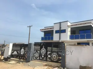 3bdrm House in Kwabeyna, Kwabenya for sale