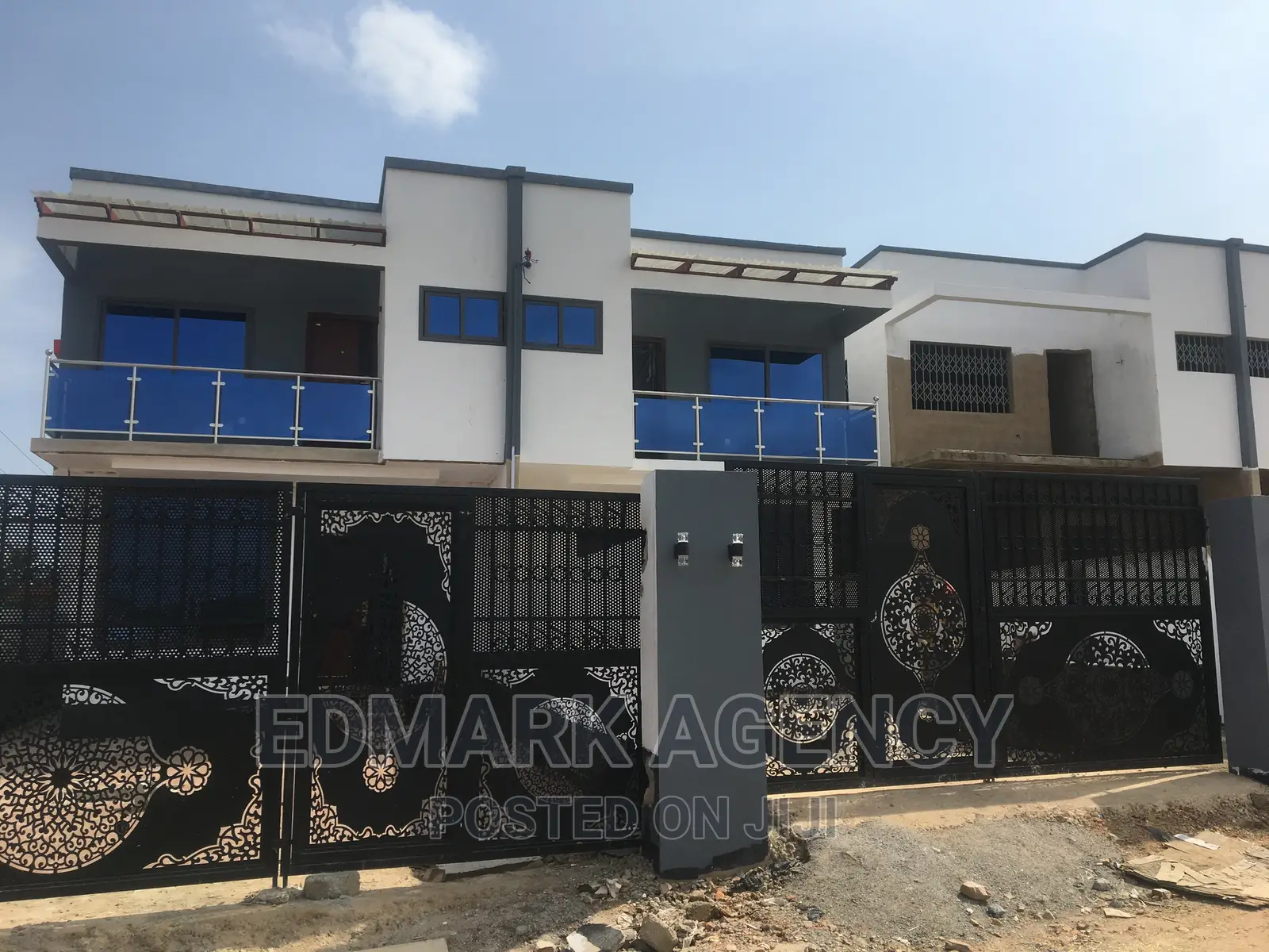 3bdrm House in Kwabeyna, Kwabenya for sale