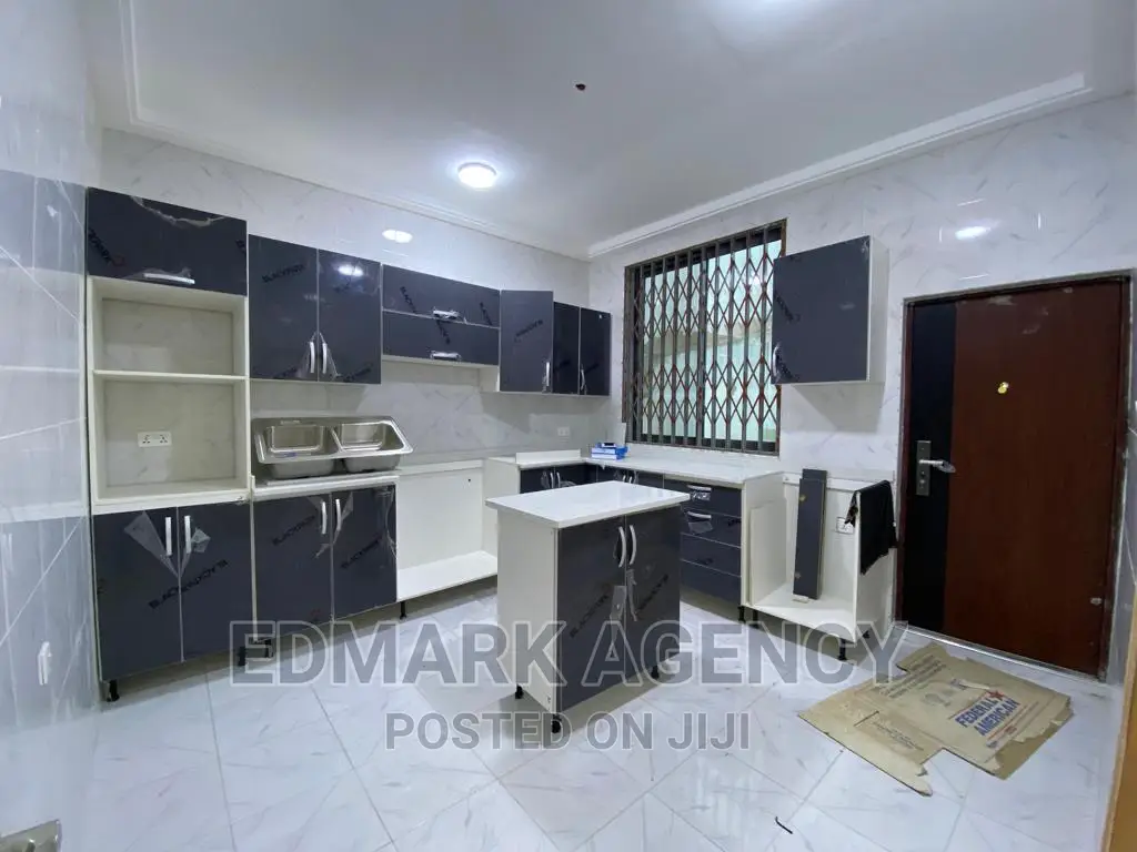 3bdrm House in Kwabeyna, Kwabenya for sale