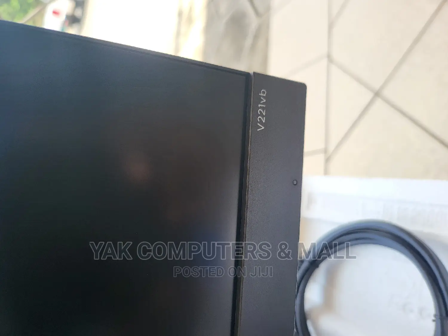 22 Inch Full Hd Ips Edgeles Monitor V221vb