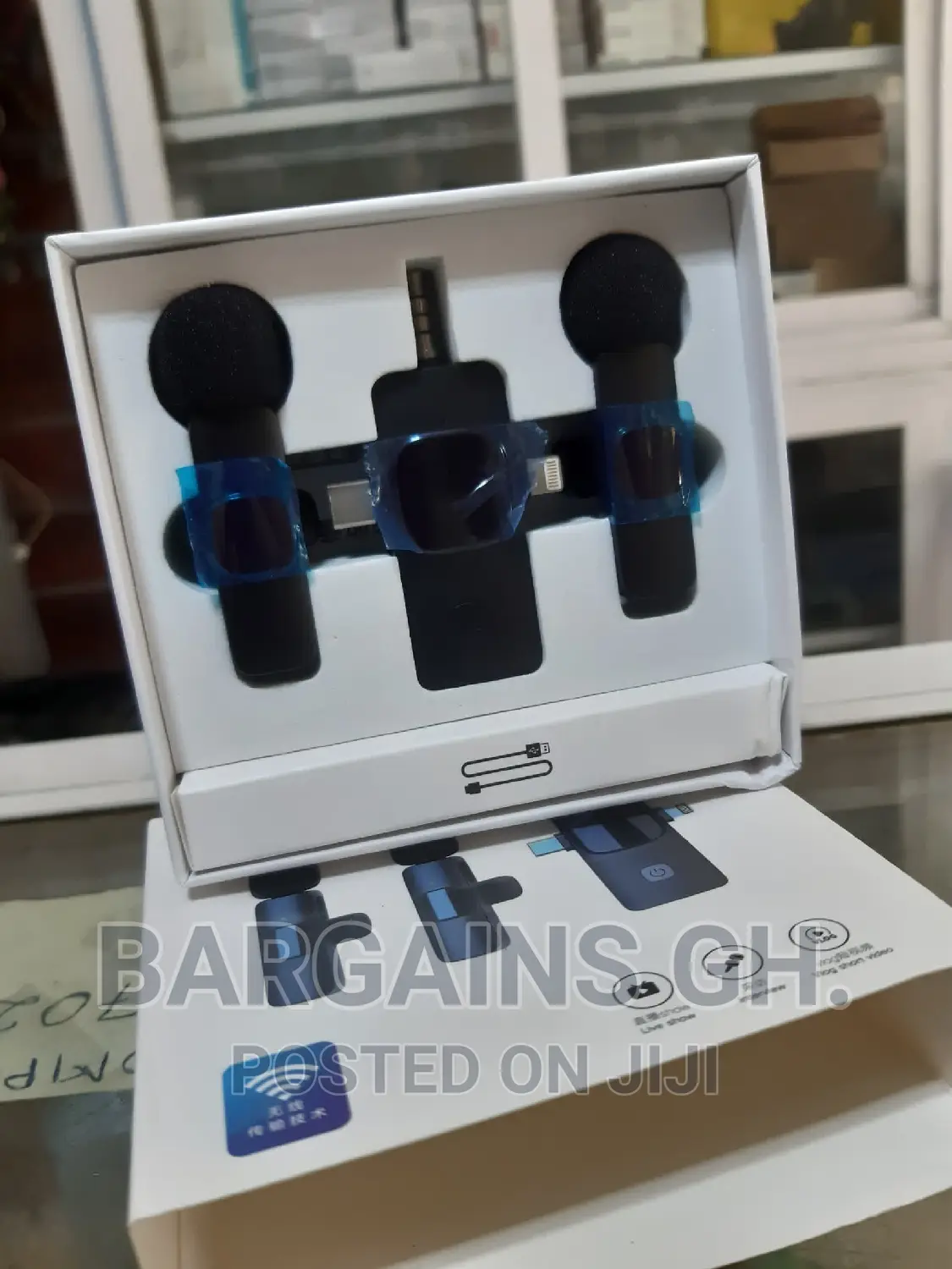 Lavalier 3 in 1 Wireless Microphone for Phone, Camera and PC