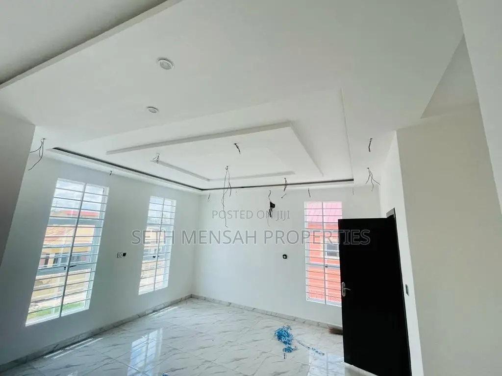 3bdrm House in Ashaley Botwe for sale