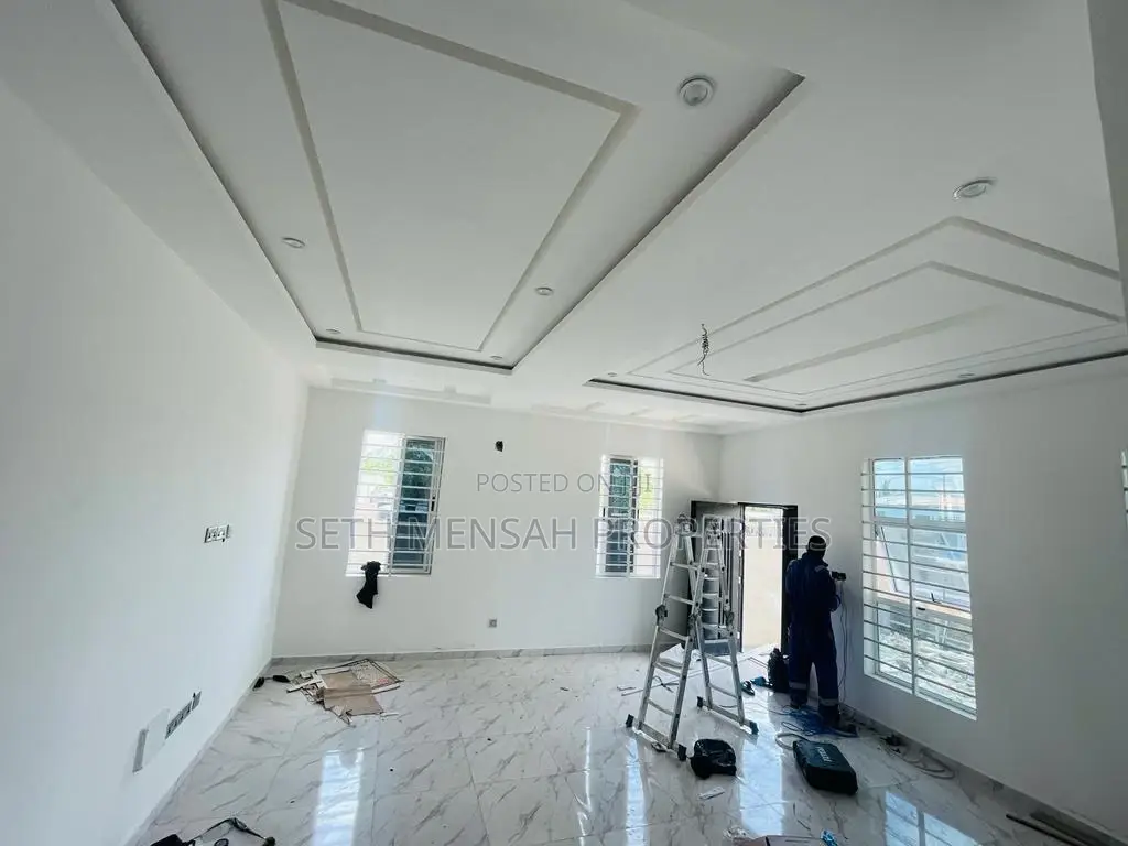 3bdrm House in Ashaley Botwe for sale