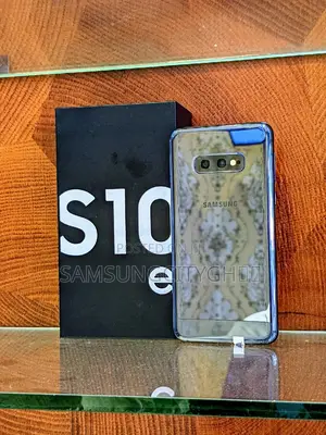 New Samsung Galaxy S10e 128 GB Black