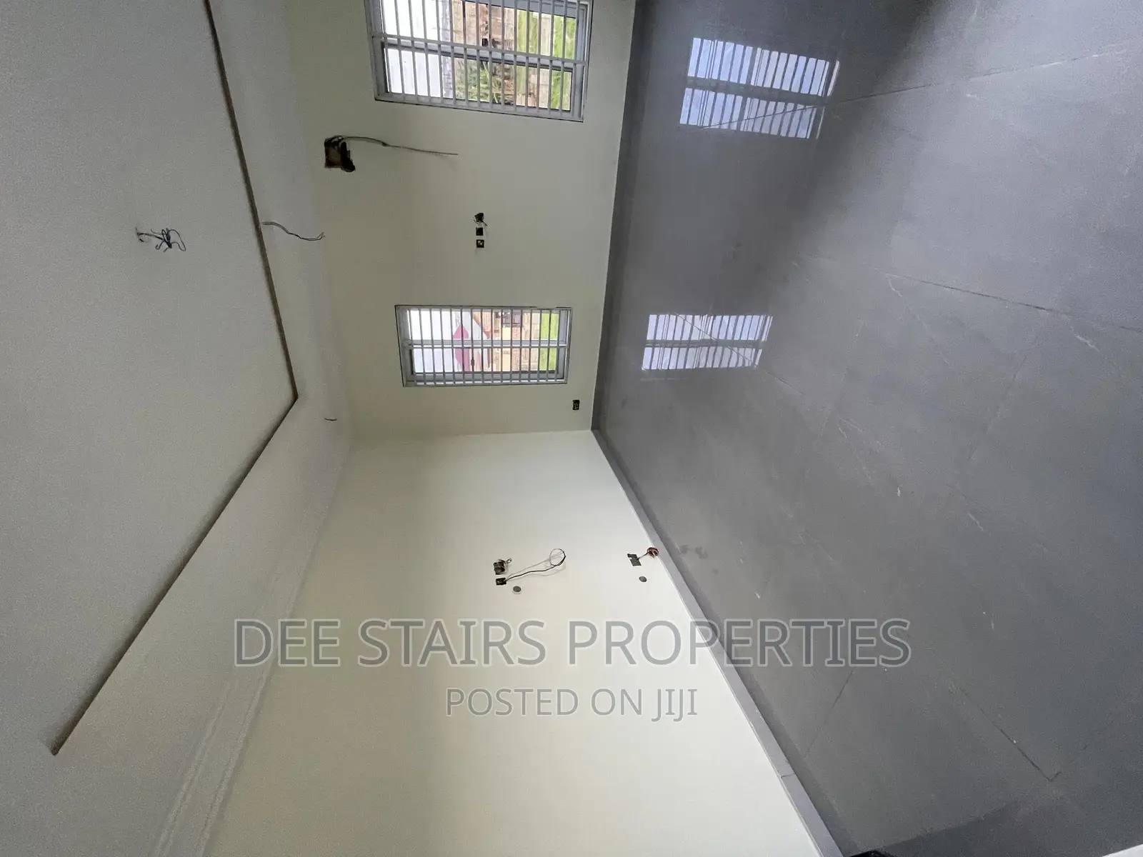 2bdrm Duplex in East Legon Hill for sale
