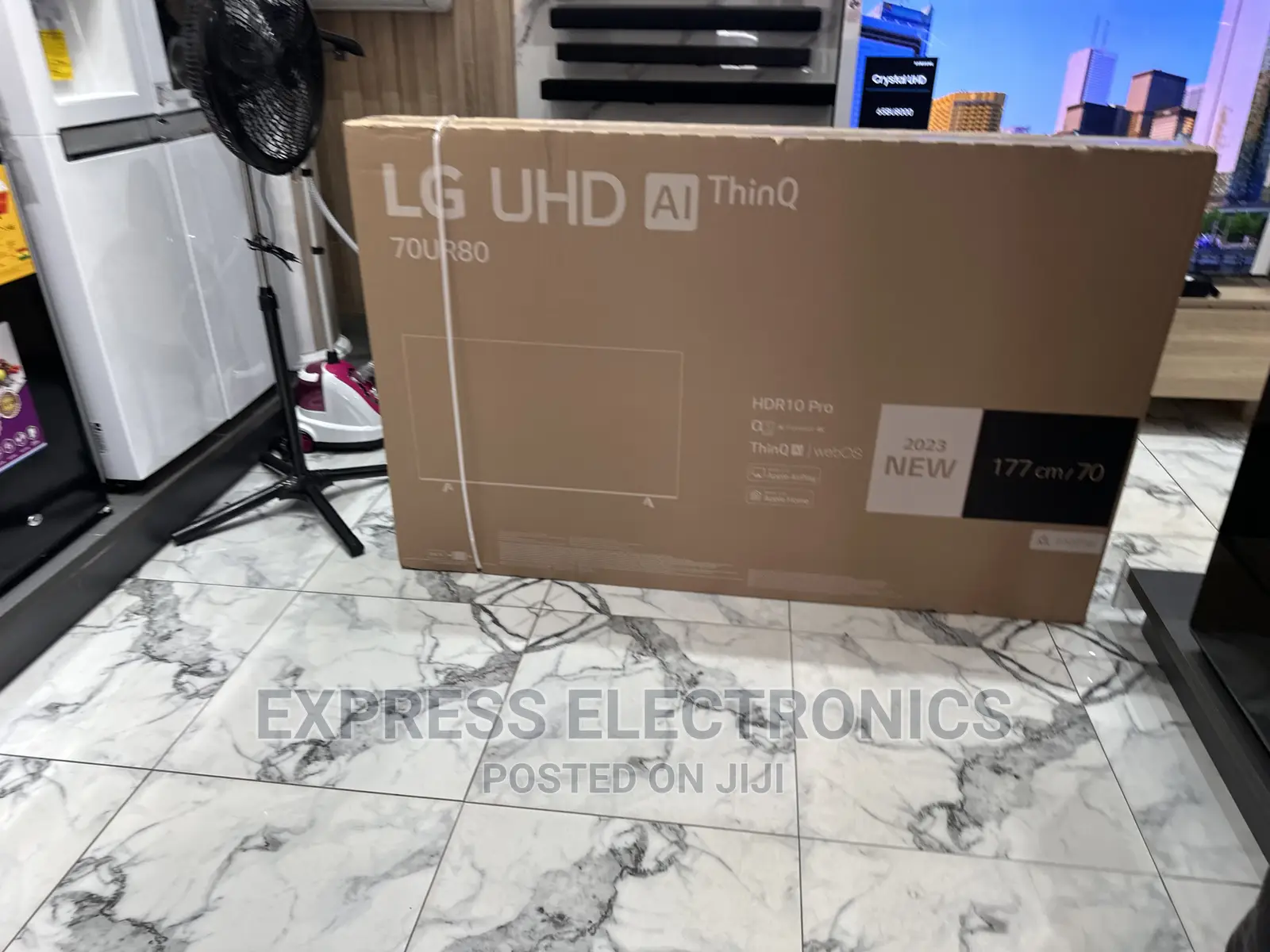 Original New LG UHD Smart Glossy Black 70”UR80