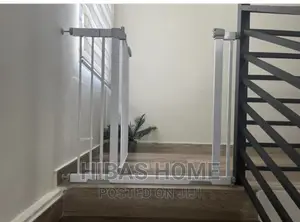 Metallic Baby Safety Gate for Staircase Baby Guard Gate 82cm