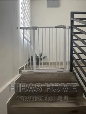 Metallic Baby Safety Gate for Staircase Baby Guard Gate 82cm