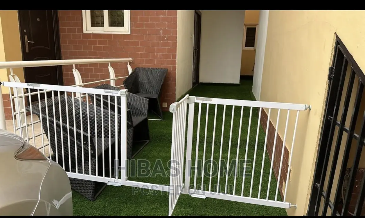 Metallic Baby Safety Gate for Staircase Baby Guard Gate 82cm