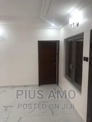 Executive Chamber and Hall Self Contained