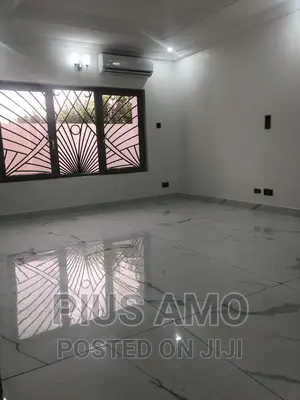 Executive Chamber and Hall Self Contained