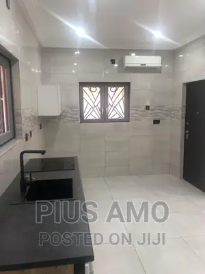 Executive Chamber and Hall Self Contained