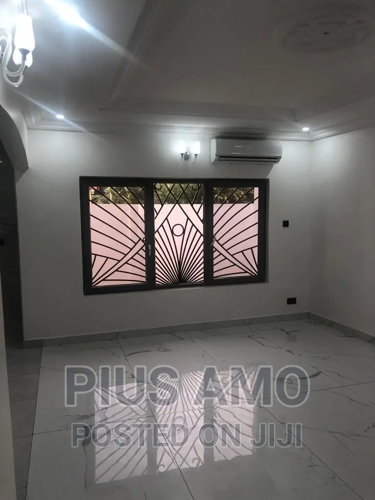Executive Chamber and Hall Self Contained