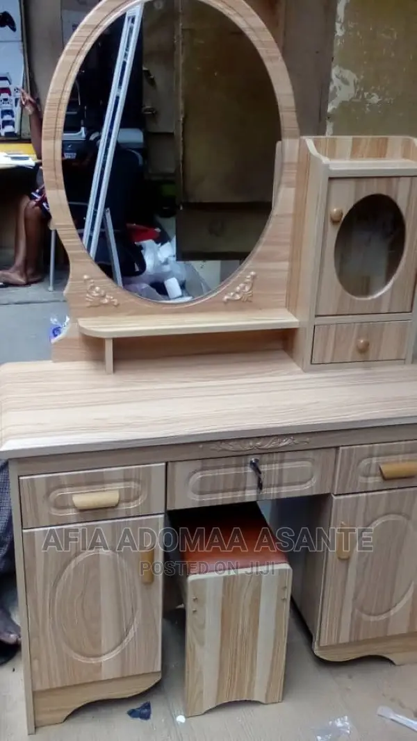 Elegant Dressing Table With Mirror and Drawers