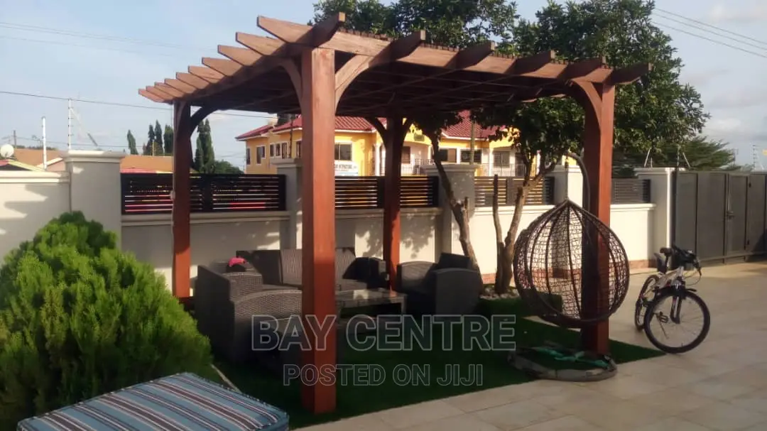 Morden Pergola