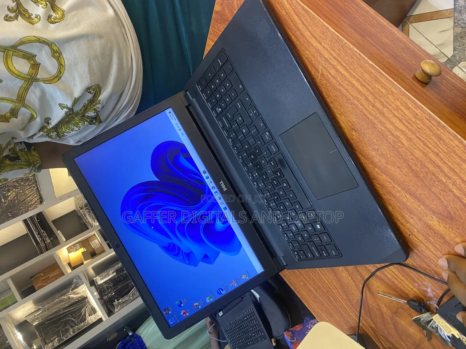 New Laptop Dell Inspiron 15 8GB Intel Core I3 SSD 128GB