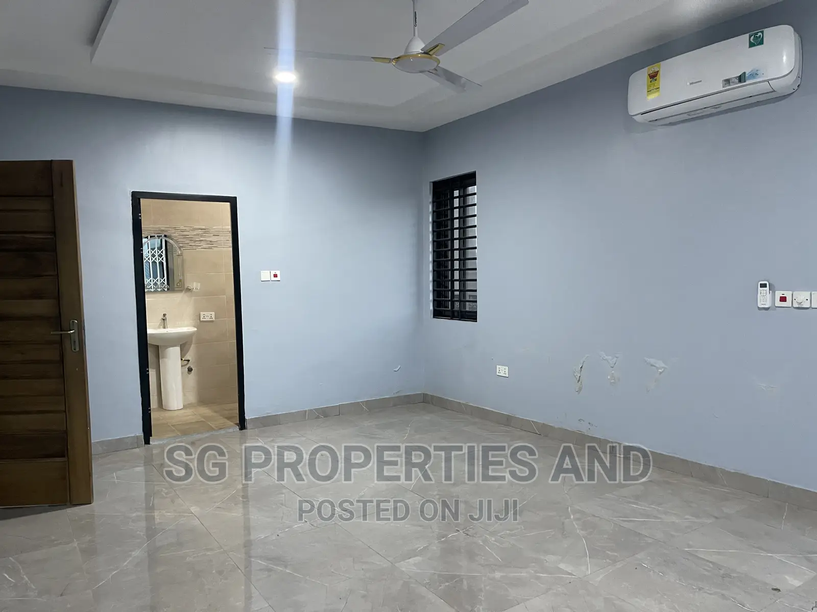 3bdrm Apartment in Ecobank, Spintex for rent