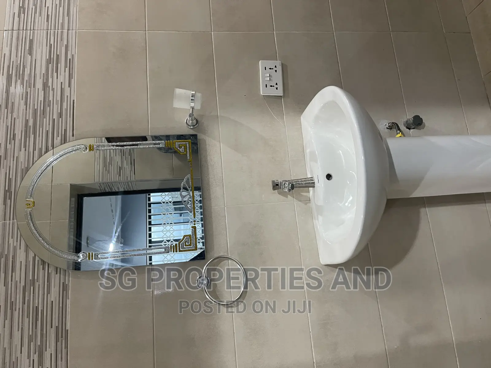 3bdrm Apartment in Ecobank, Spintex for rent