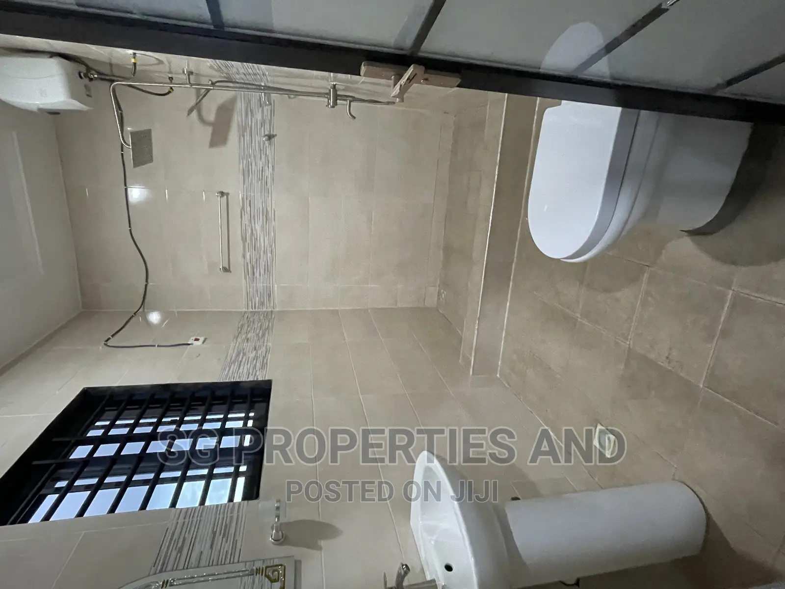 3bdrm Apartment in Ecobank, Spintex for rent