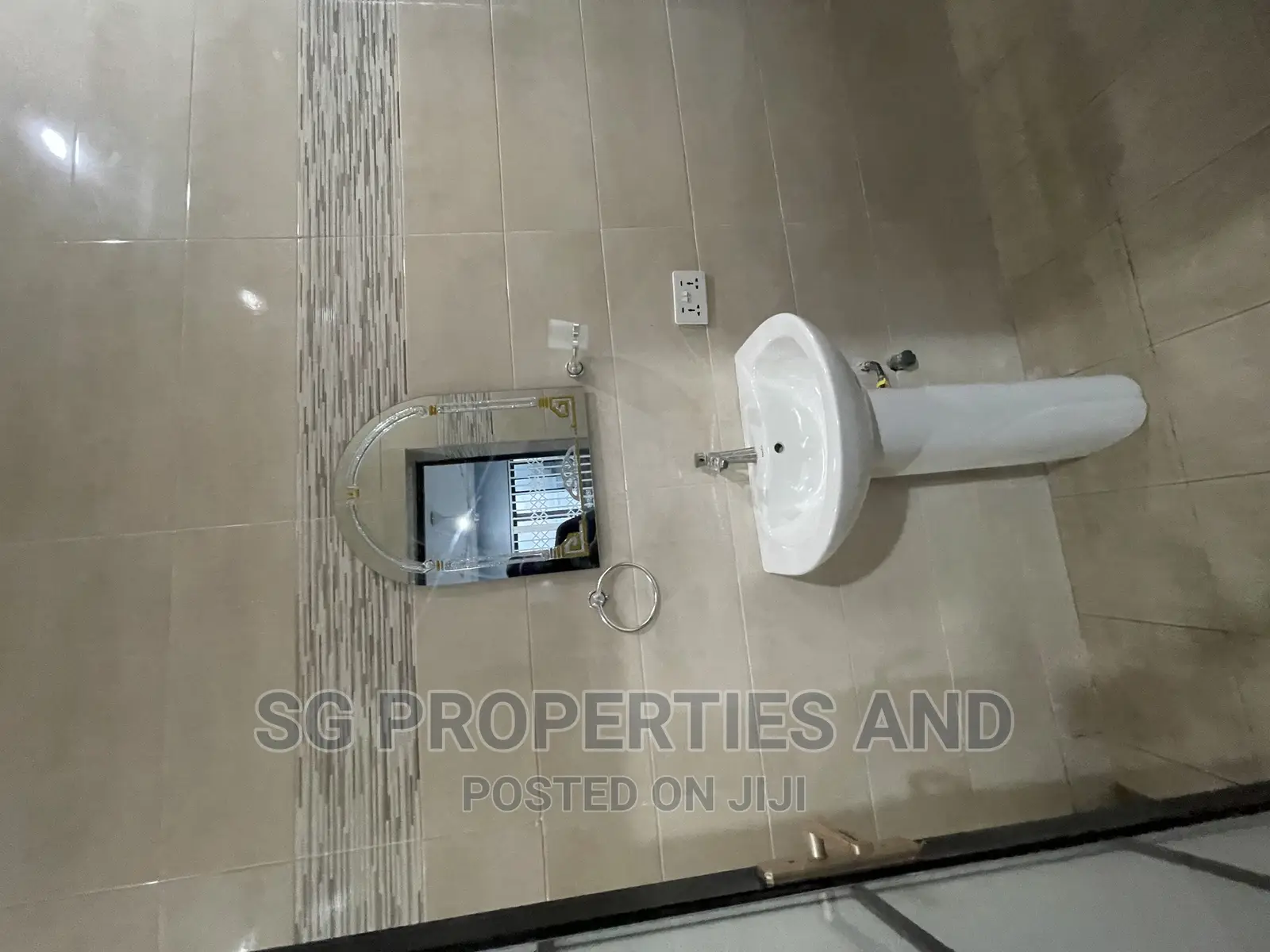 3bdrm Apartment in Ecobank, Spintex for rent