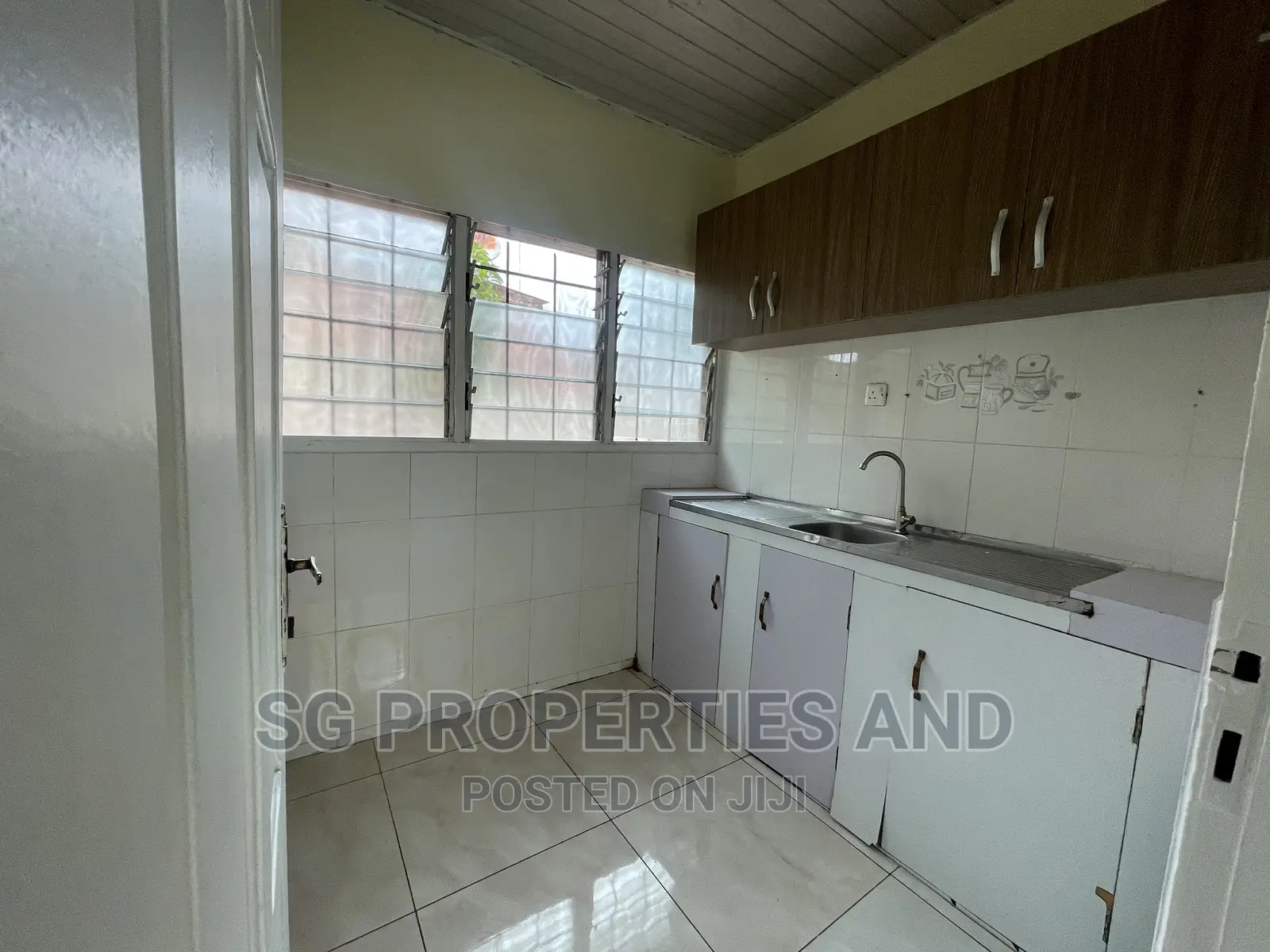 2bdrm House in Coastal, Spintex for rent