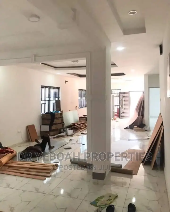3bdrm House in Spintex:- 3 Bedrooms, Baatsona Total for sale