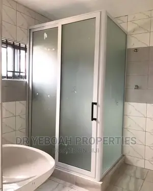 3bdrm House in Spintex:- 3 Bedrooms, Baatsona Total for sale