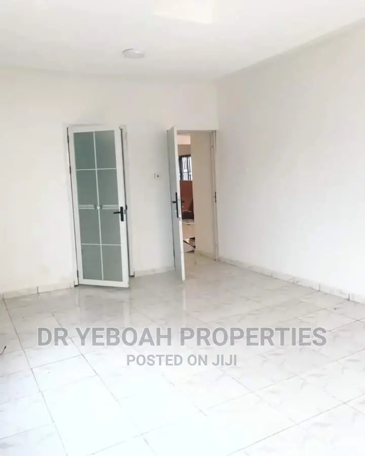 3bdrm House in Spintex:- 3 Bedrooms, Baatsona Total for sale