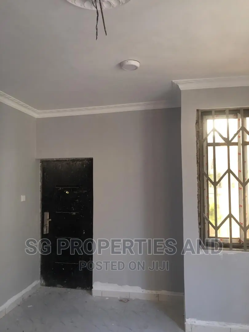 2bdrm Apartment in West Trasaaco, Adjiriganor for rent