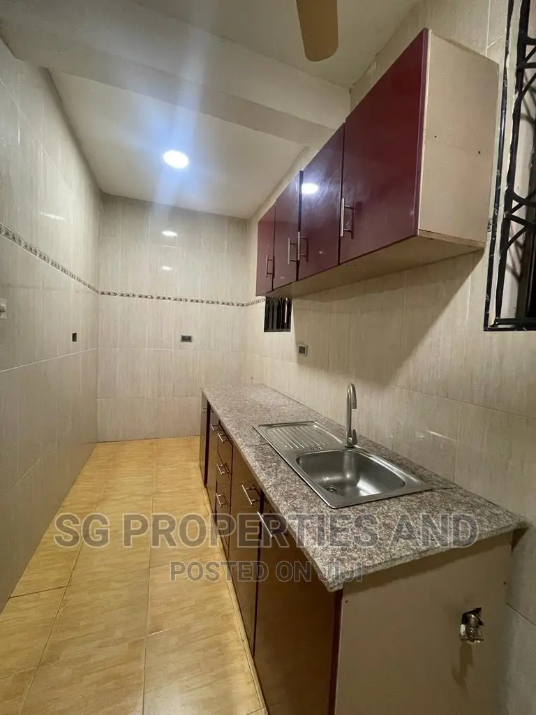 2bdrm Apartment in West Trasaaco, Adjiriganor for rent
