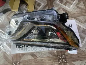 Photo - Toyota Rav4 Headlamp