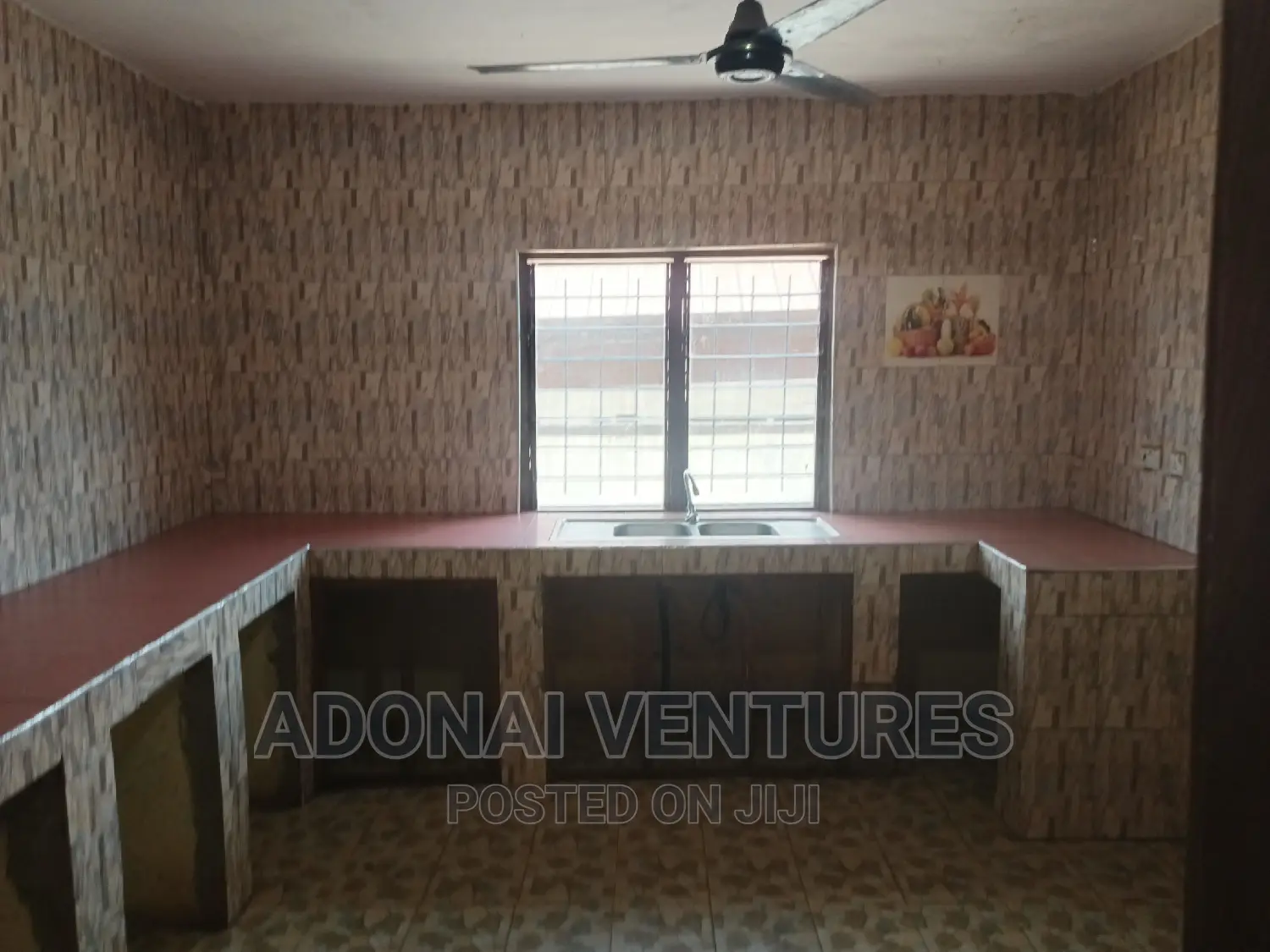 8bdrm House in Sokoban Kwanwoma, Kumasi Metropolitan for sale