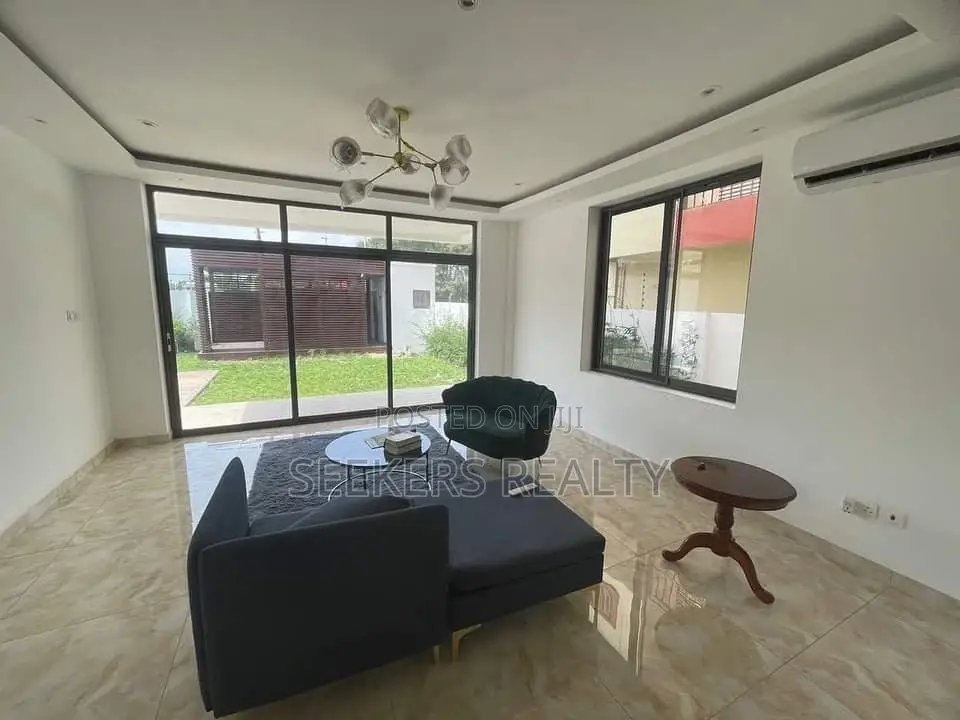 5bdrm House in Seekers Realty, East Legon for sale