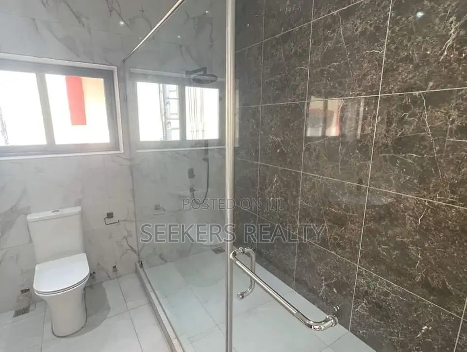 5bdrm House in Seekers Realty, East Legon for sale