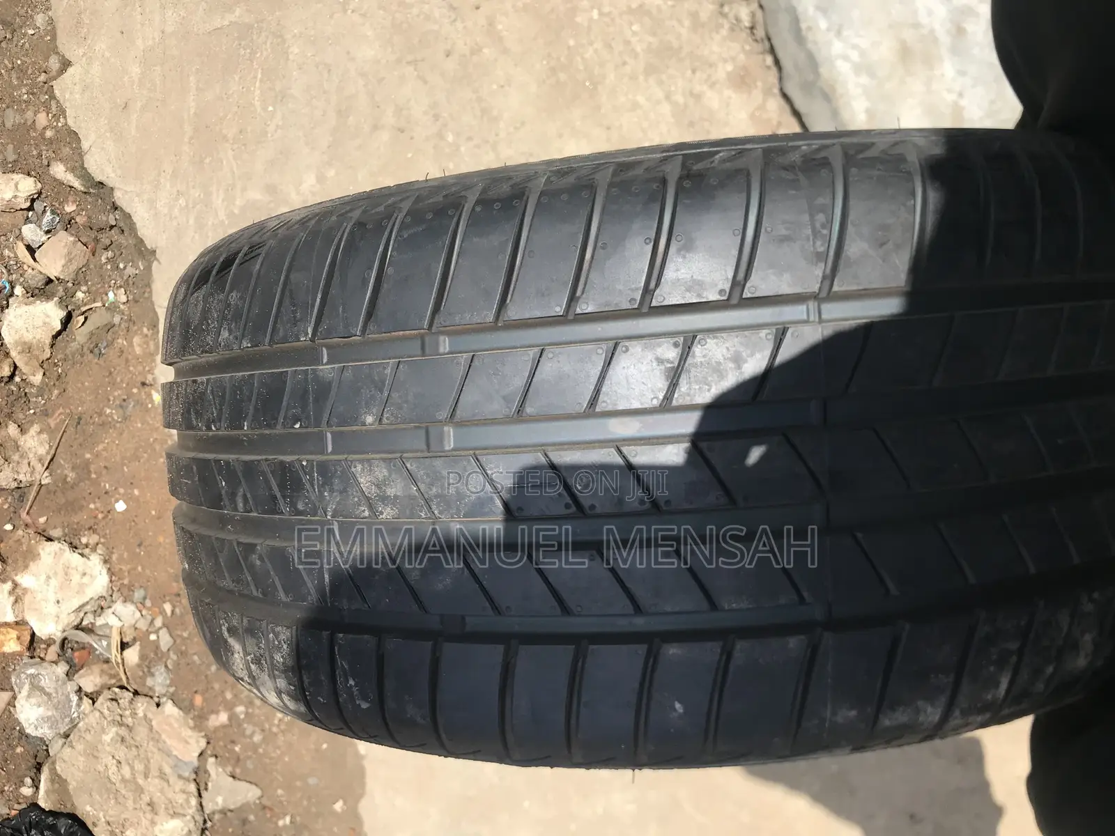 255/35r19 Brigdestone Tire