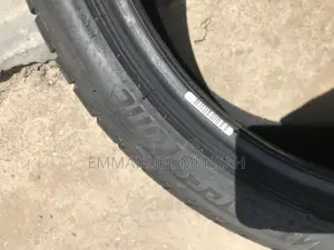 255/35r19 Brigdestone Tire