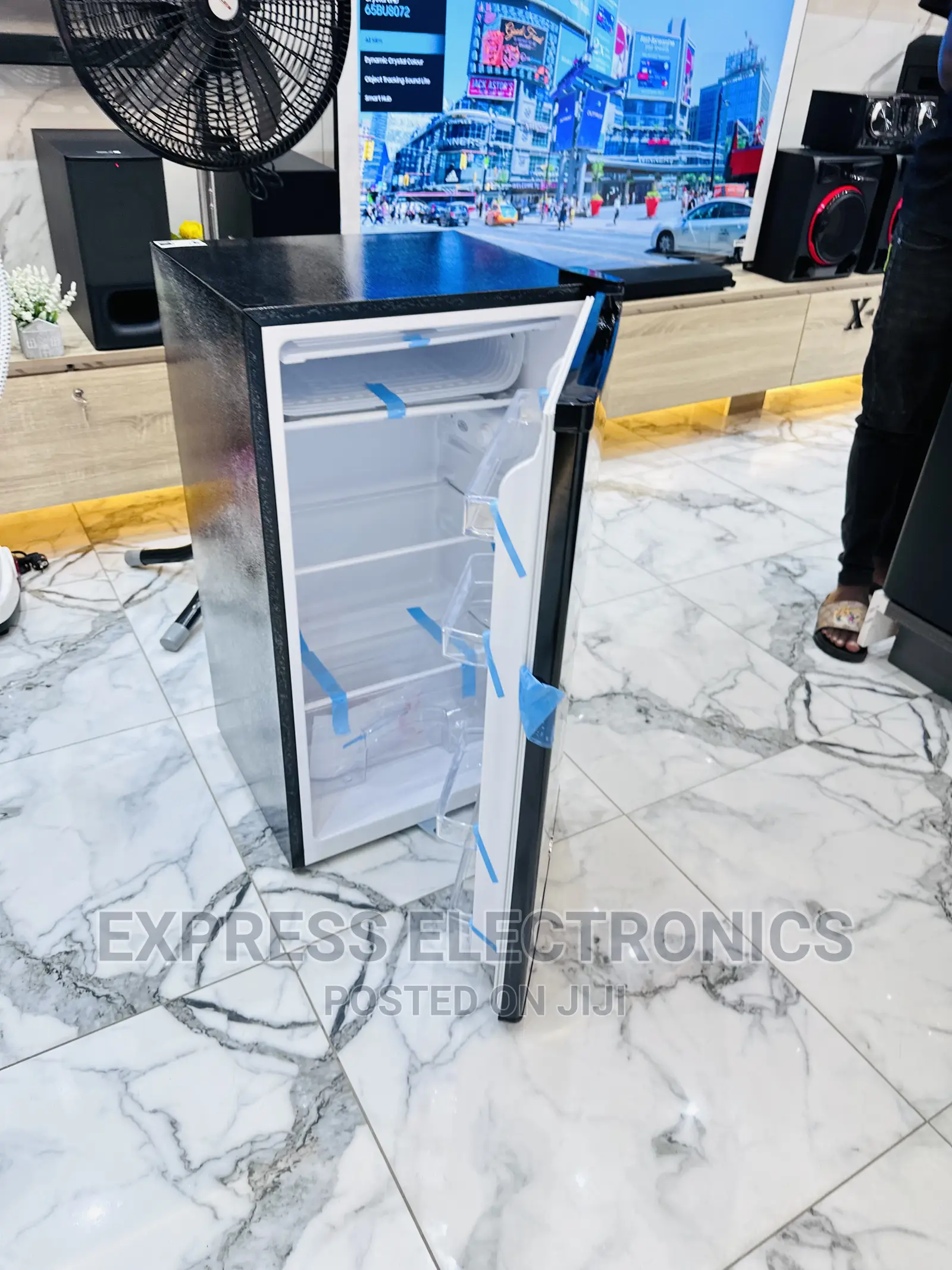 Rainbow Table Top Black Purchase the Best Fridge