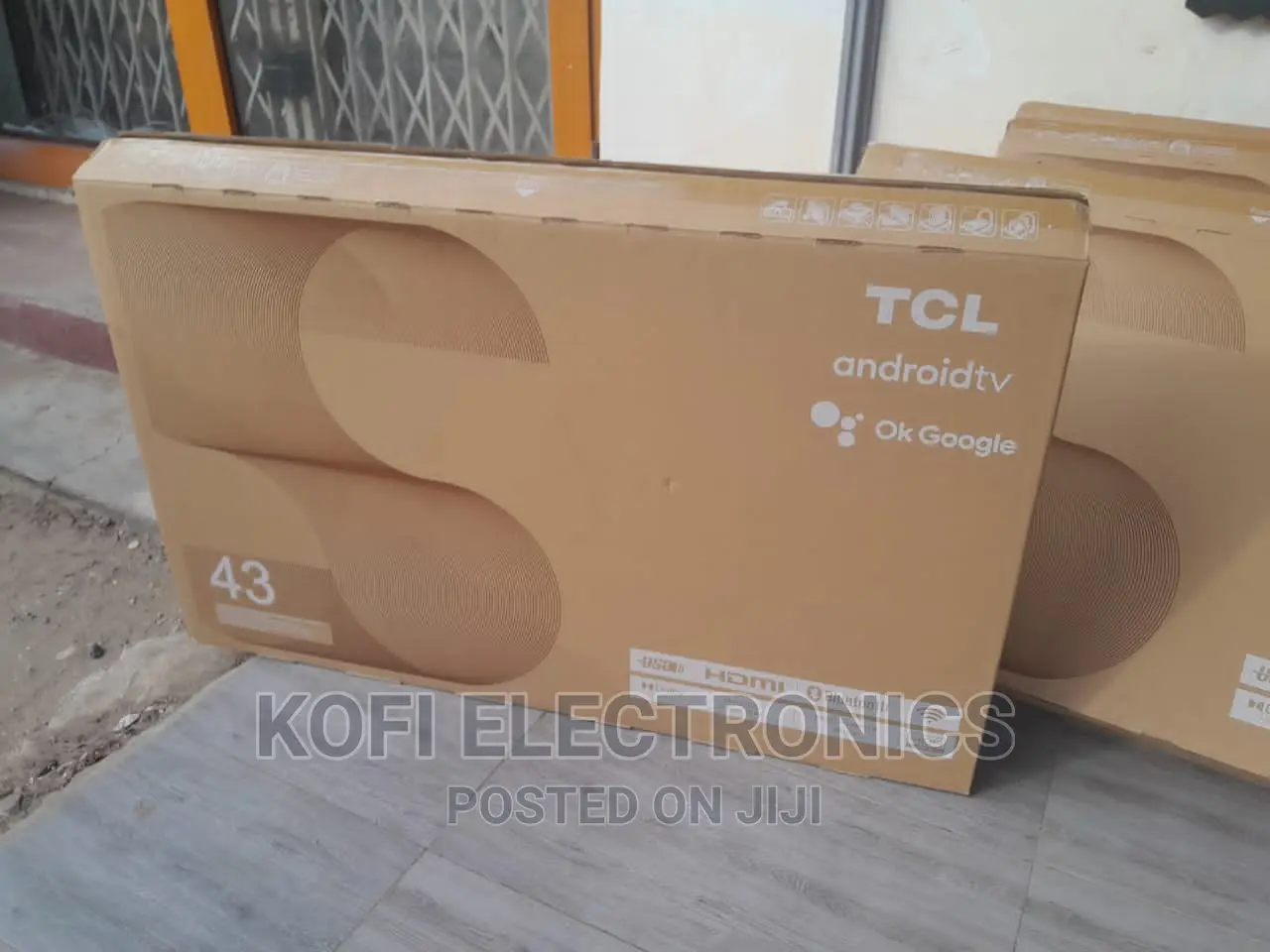 Metallic Bezel-Less TCL 43S5400A FHD/Hd Smart TV