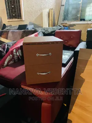 Side Drawer