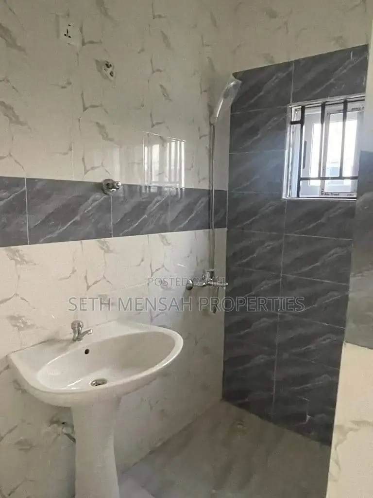 3bdrm House in Spintex for sale