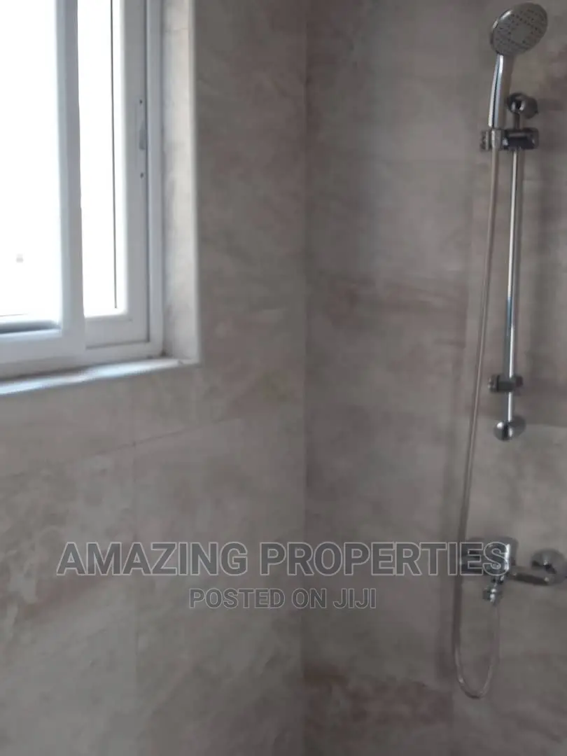 4bdrm House in Airport Residential Area for rent