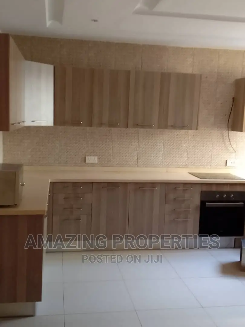 4bdrm House in Airport Residential Area for rent